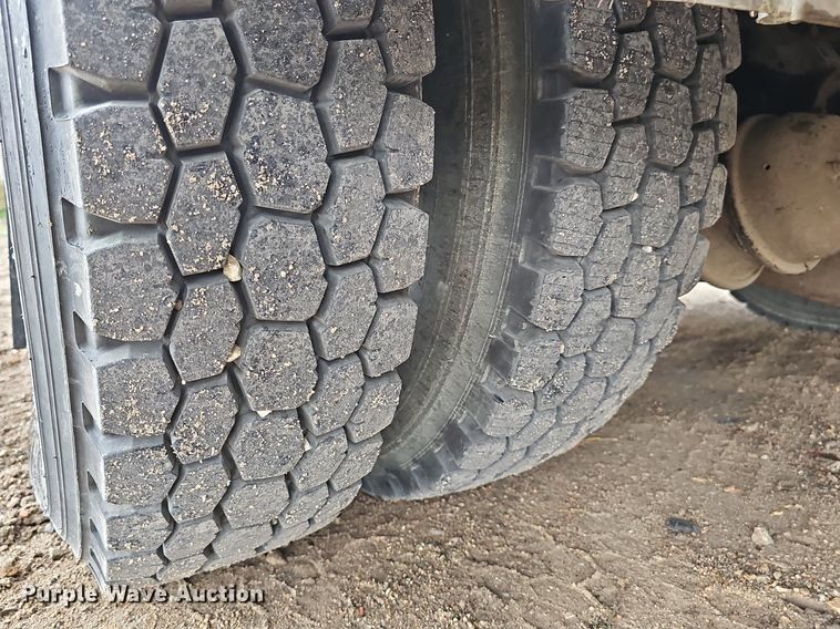 image for item DP0862 1998 Ford L8501 sewer jetter truck