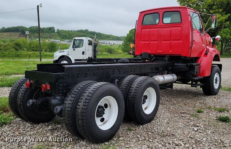 image for item DP1455 2001 Sterling L-Line truck cab and chassis