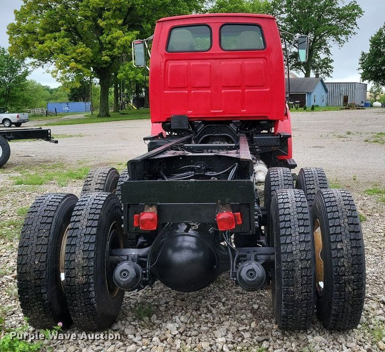 image for item DP1455 2001 Sterling L-Line truck cab and chassis