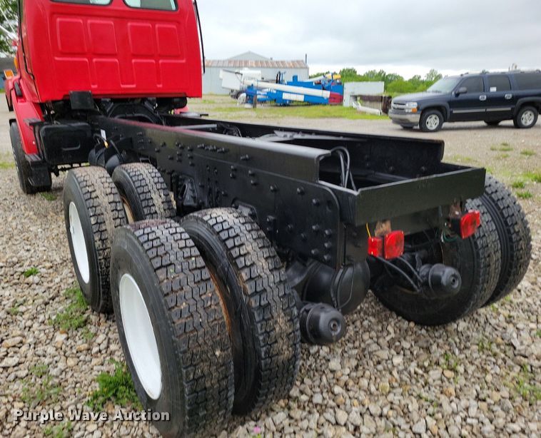 image for item DP1455 2001 Sterling L-Line truck cab and chassis