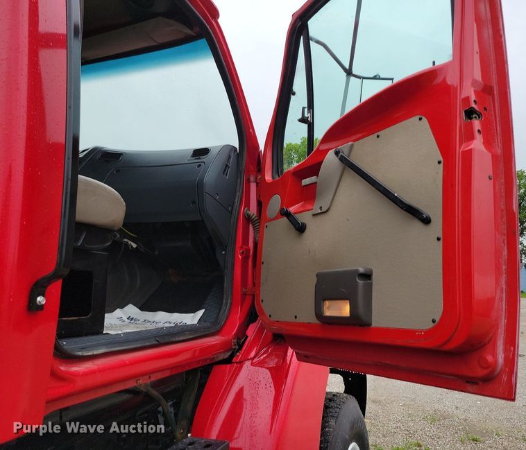 image for item DP1455 2001 Sterling L-Line truck cab and chassis