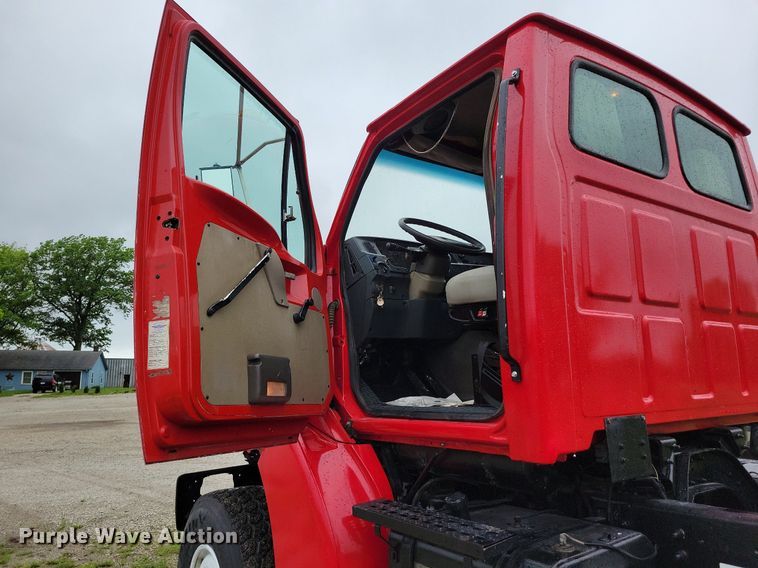 image for item DP1455 2001 Sterling L-Line truck cab and chassis