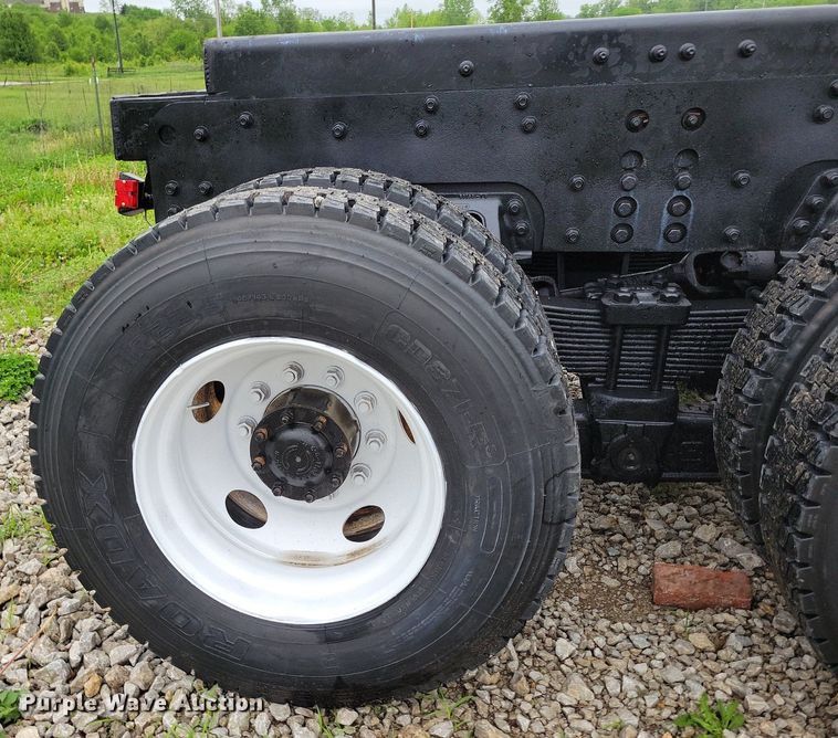 image for item DP1455 2001 Sterling L-Line truck cab and chassis