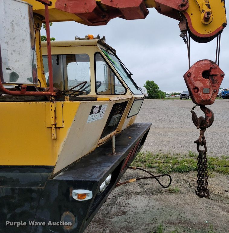 image for item DP1456 P&H T200 crane