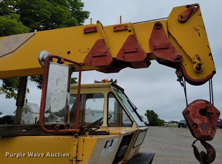 image for item DP1456 P&H T200 crane