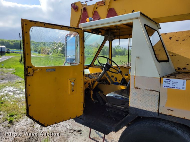 image for item DP1456 P&H T200 crane