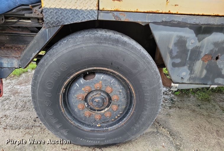 image for item DP1456 P&H T200 crane