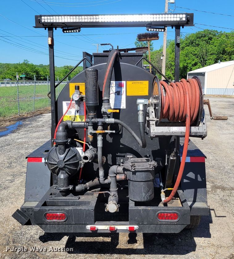 image for item DP1457 2020 Sealrite  SR550 seal coat trailer