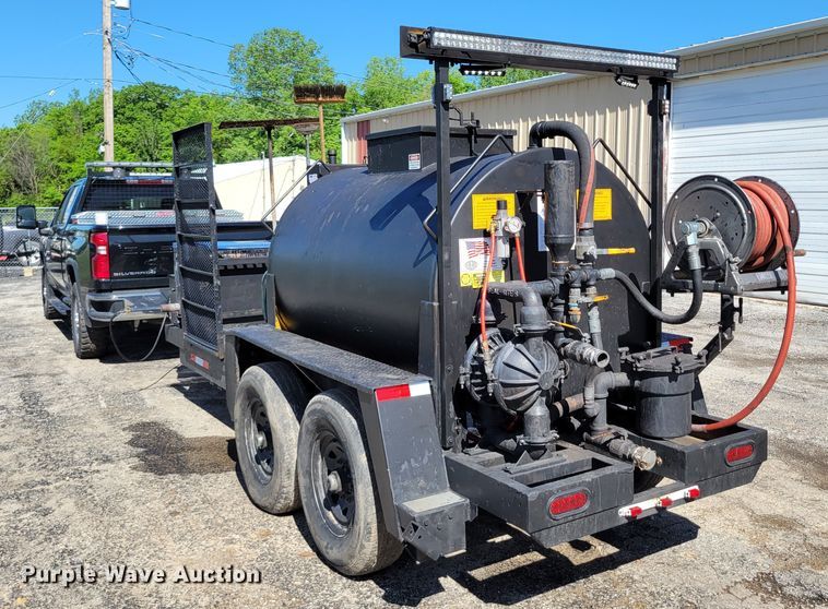 image for item DP1457 2020 Sealrite  SR550 seal coat trailer