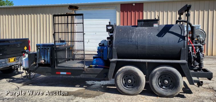 image for item DP1457 2020 Sealrite  SR550 seal coat trailer