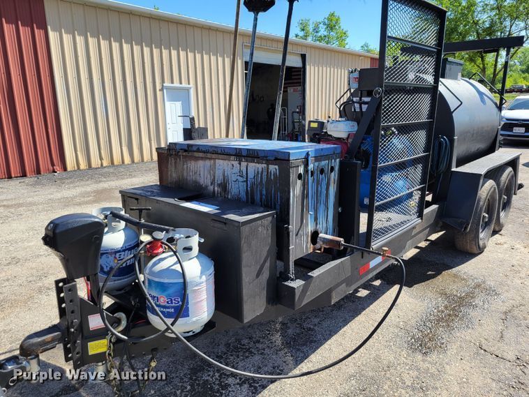 image for item DP1457 2020 Sealrite  SR550 seal coat trailer