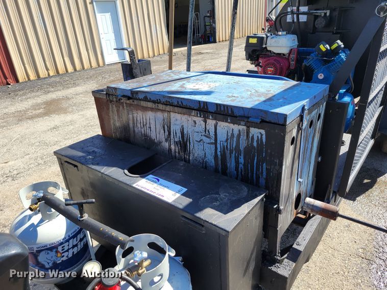 image for item DP1457 2020 Sealrite  SR550 seal coat trailer