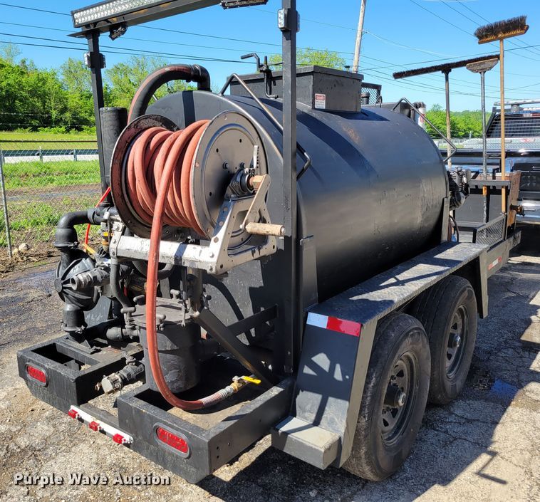 image for item DP1457 2020 Sealrite  SR550 seal coat trailer