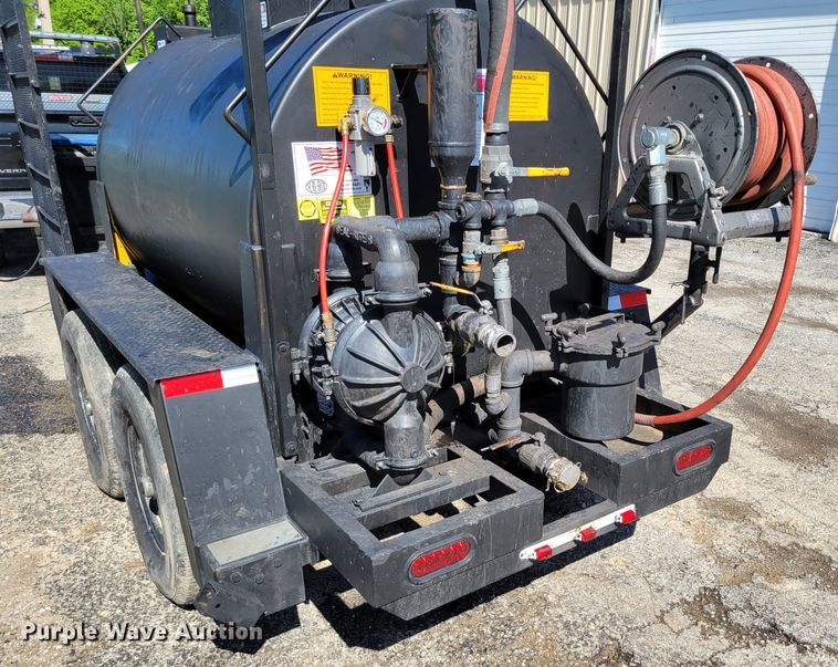 image for item DP1457 2020 Sealrite  SR550 seal coat trailer