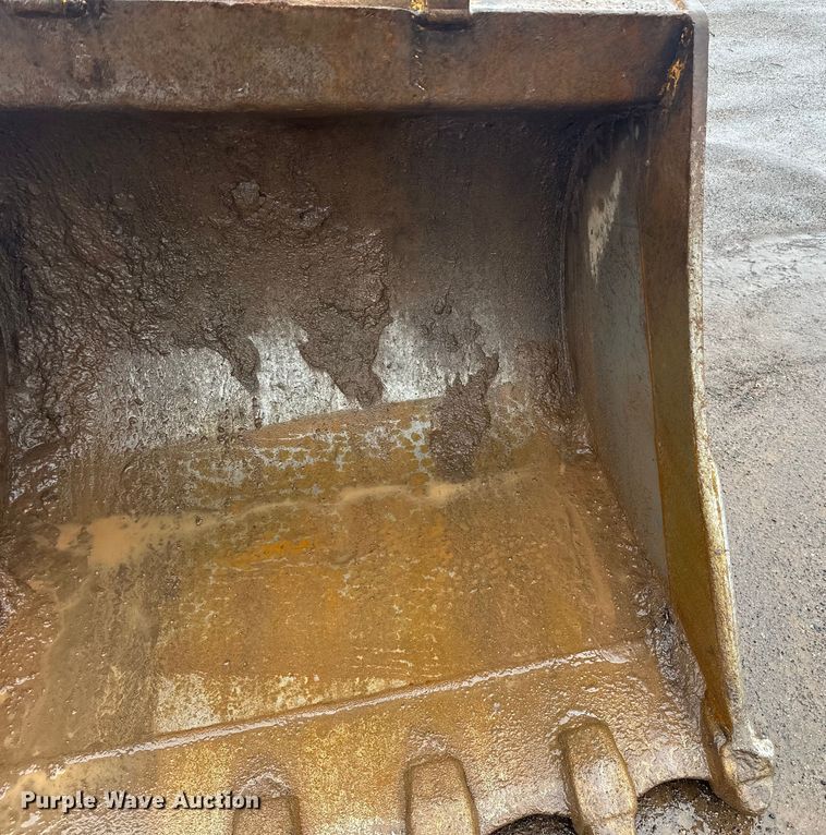 image for item DQ0801 Komatsu PC200LC excavator