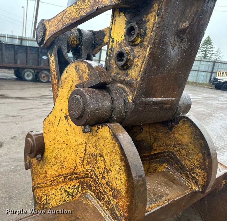 image for item DQ0801 Komatsu PC200LC excavator