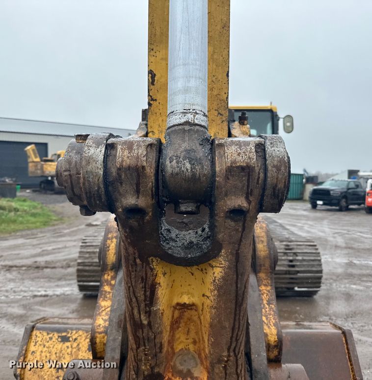 image for item DQ0801 Komatsu PC200LC excavator