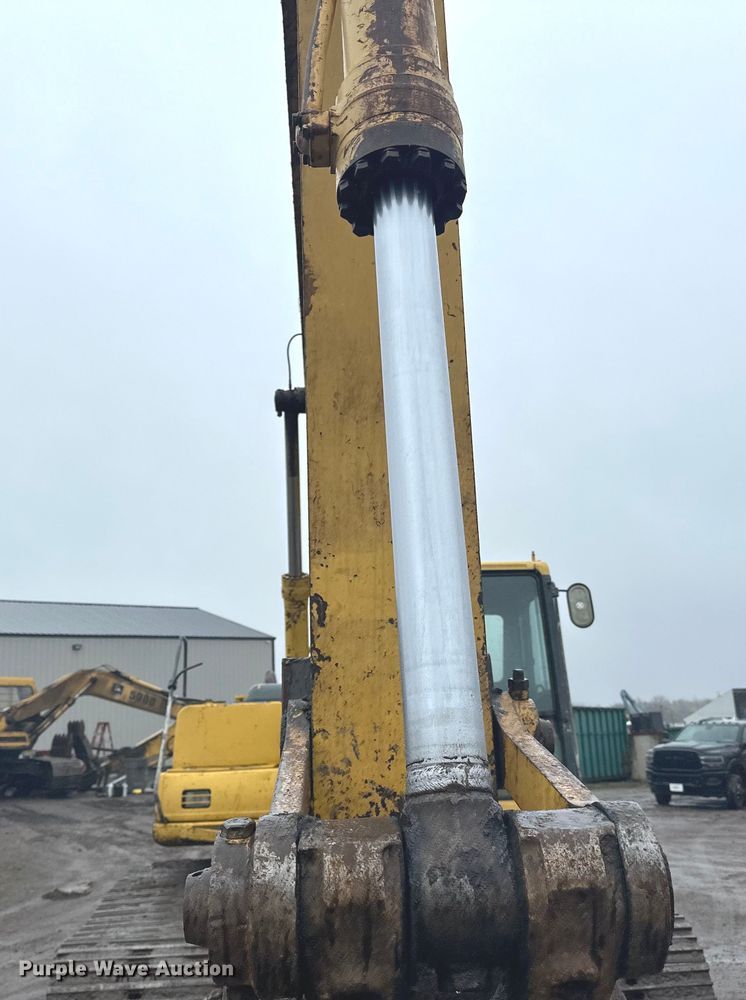 image for item DQ0801 Komatsu PC200LC excavator