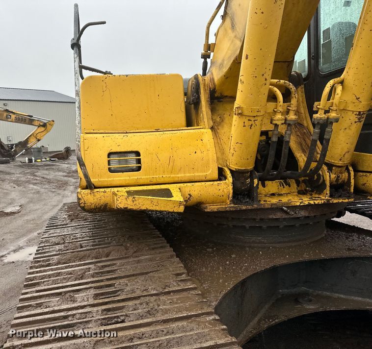 image for item DQ0801 Komatsu PC200LC excavator