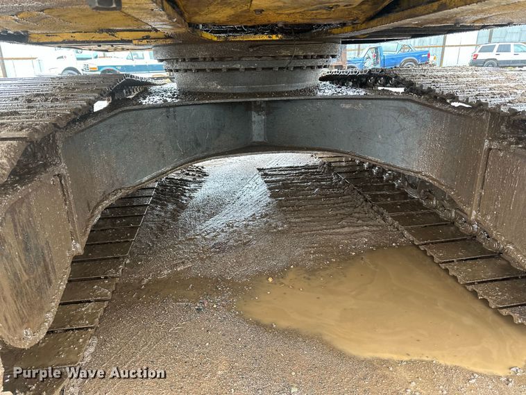 image for item DQ0801 Komatsu PC200LC excavator