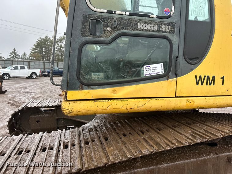 image for item DQ0801 Komatsu PC200LC excavator