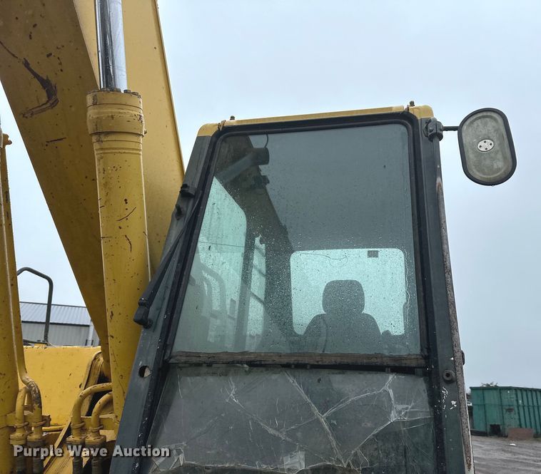 image for item DQ0801 Komatsu PC200LC excavator