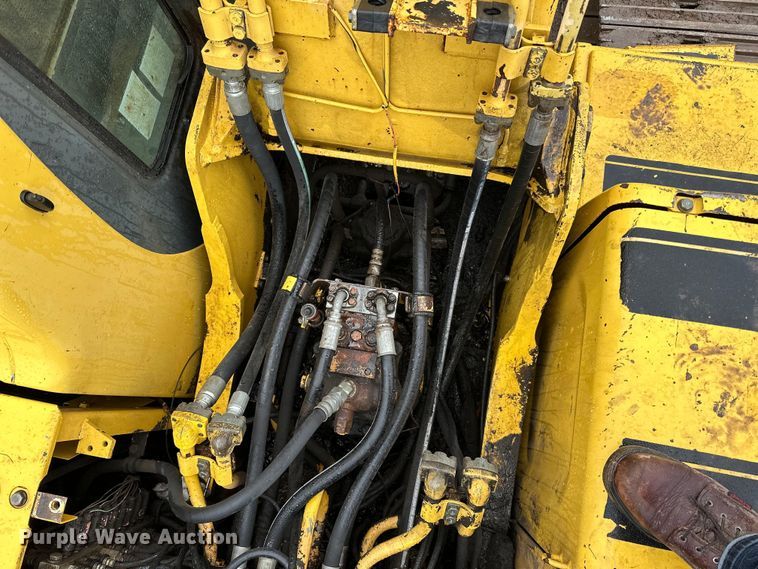 image for item DQ0801 Komatsu PC200LC excavator