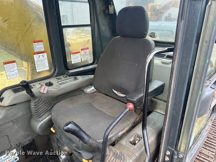 image for item DQ0801 Komatsu PC200LC excavator