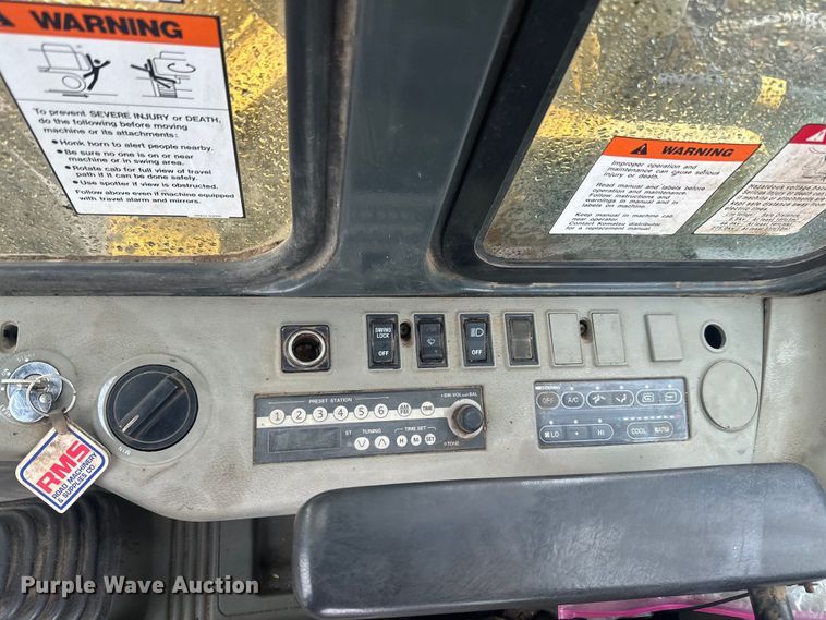 image for item DQ0801 Komatsu PC200LC excavator