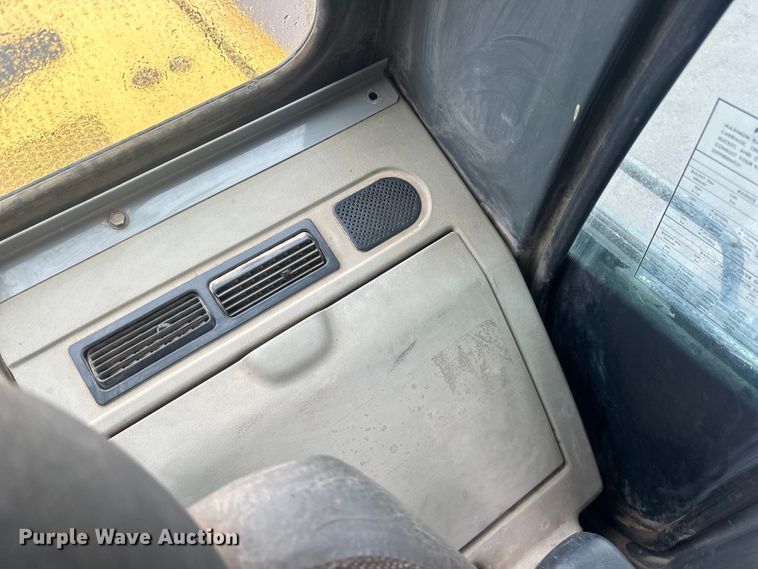 image for item DQ0801 Komatsu PC200LC excavator