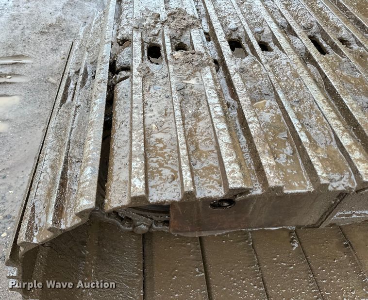 image for item DQ0801 Komatsu PC200LC excavator