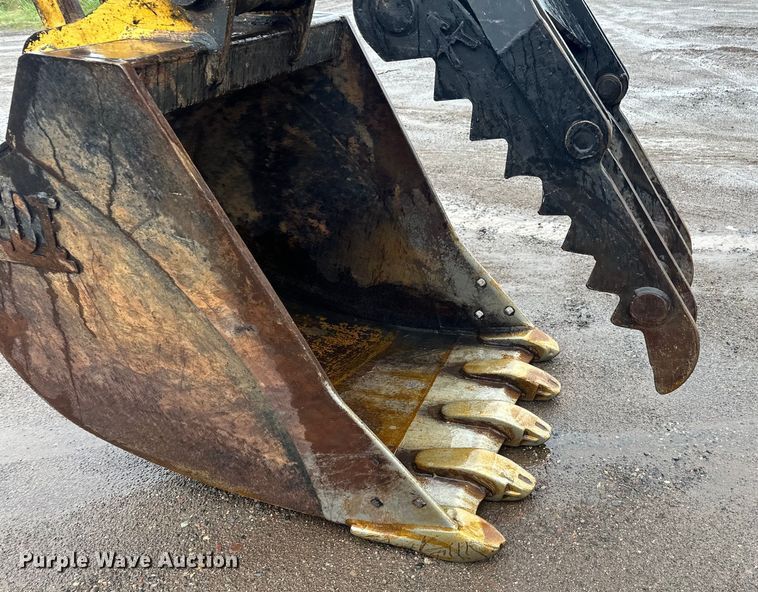 image for item DQ0802 1991 John Deere 590D excavator