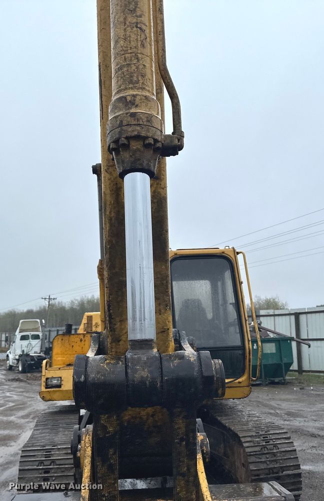 image for item DQ0802 1991 John Deere 590D excavator