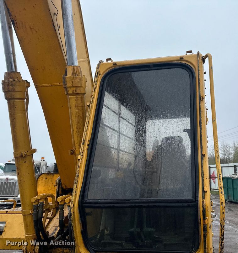 image for item DQ0802 1991 John Deere 590D excavator