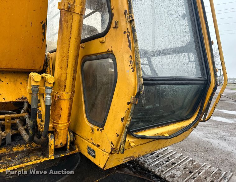 image for item DQ0802 1991 John Deere 590D excavator