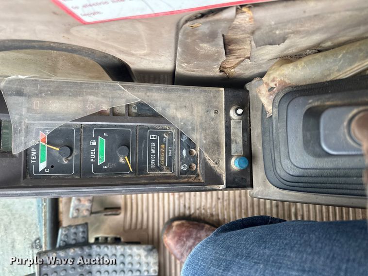 image for item DQ0802 1991 John Deere 590D excavator