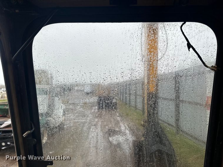 image for item DQ0802 1991 John Deere 590D excavator