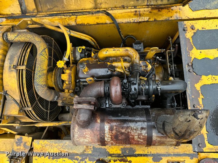 image for item DQ0802 1991 John Deere 590D excavator