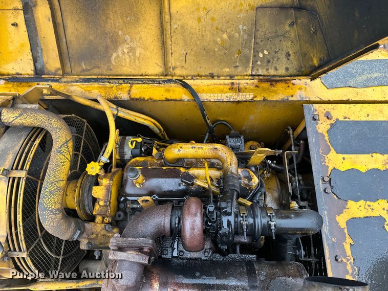 image for item DQ0802 1991 John Deere 590D excavator