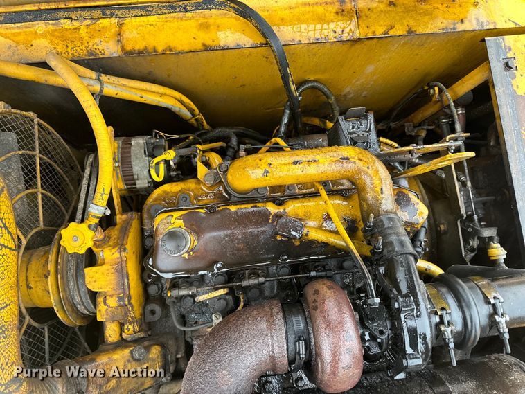 image for item DQ0802 1991 John Deere 590D excavator