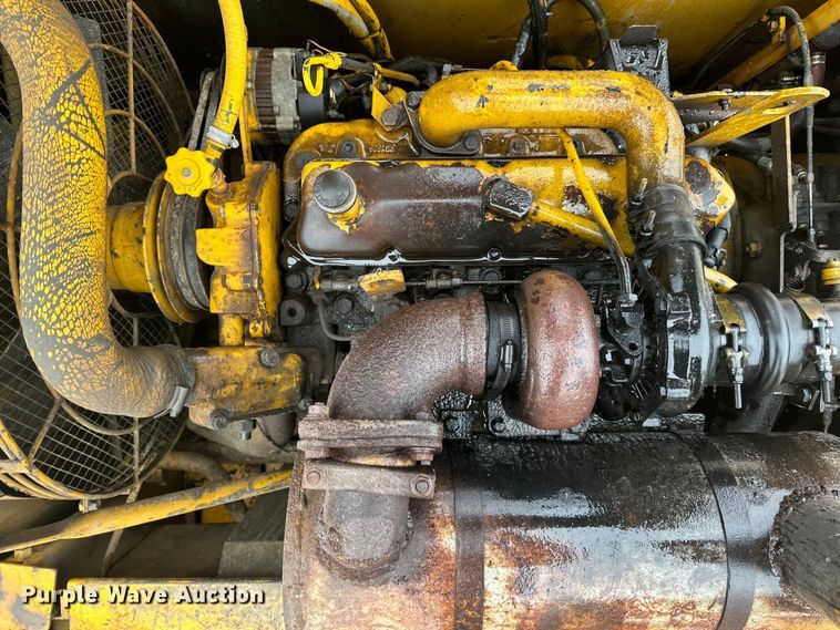 image for item DQ0802 1991 John Deere 590D excavator