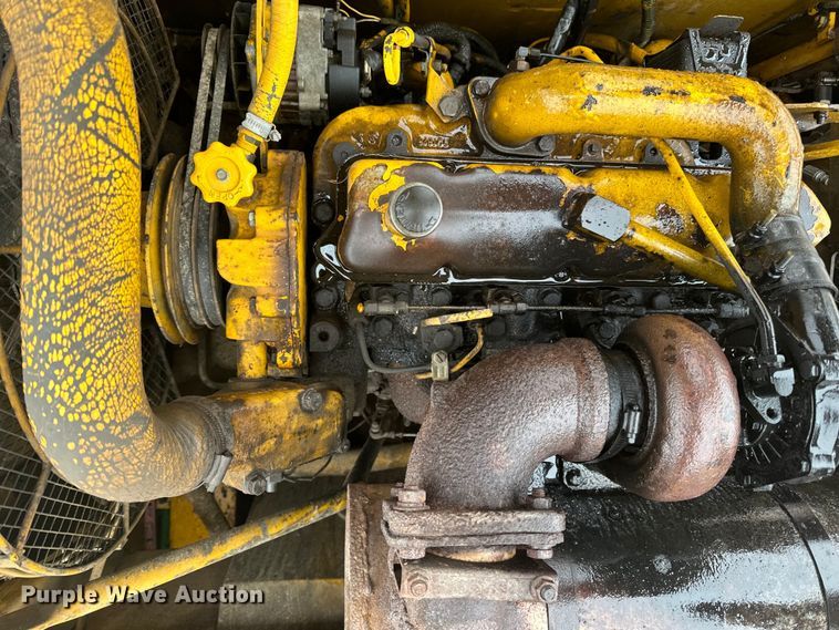 image for item DQ0802 1991 John Deere 590D excavator