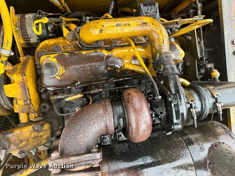 image for item DQ0802 1991 John Deere 590D excavator