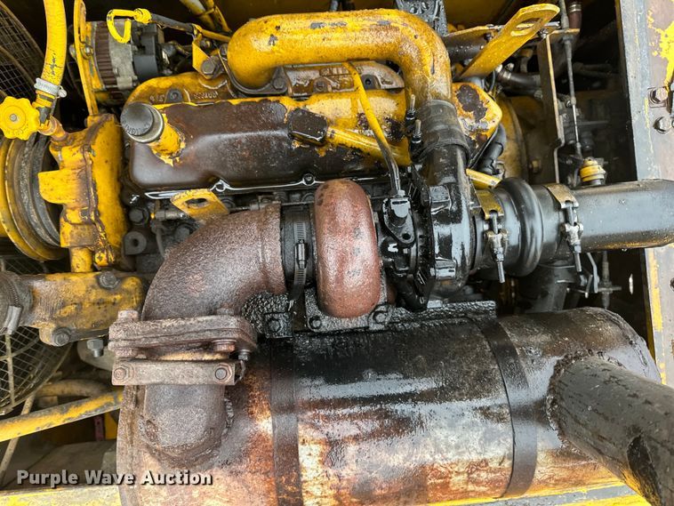 image for item DQ0802 1991 John Deere 590D excavator