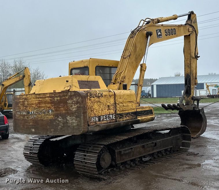 image for item DQ0804 John Deere 590D excavator