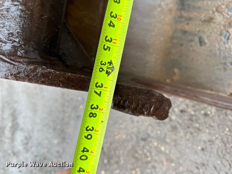 image for item DQ0804 John Deere 590D excavator