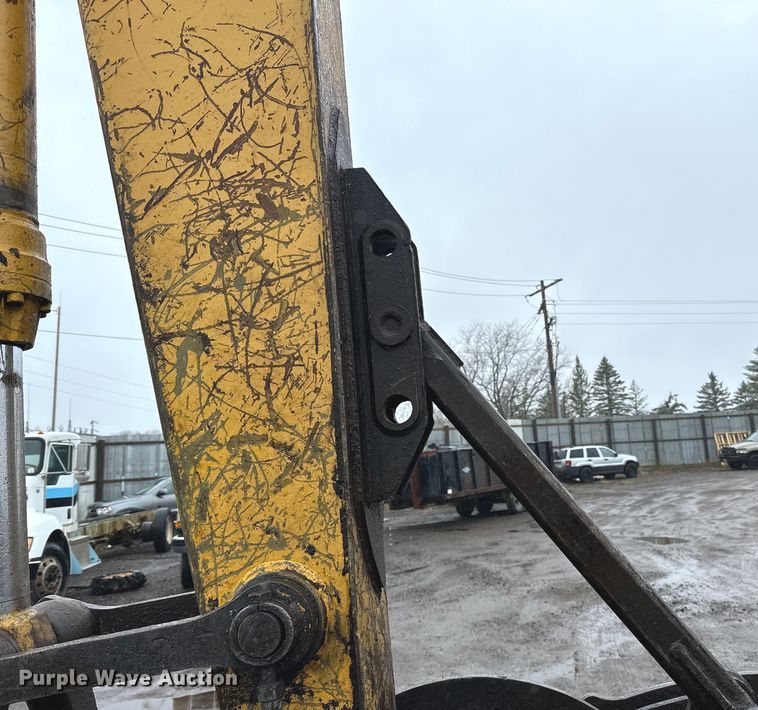 image for item DQ0804 John Deere 590D excavator