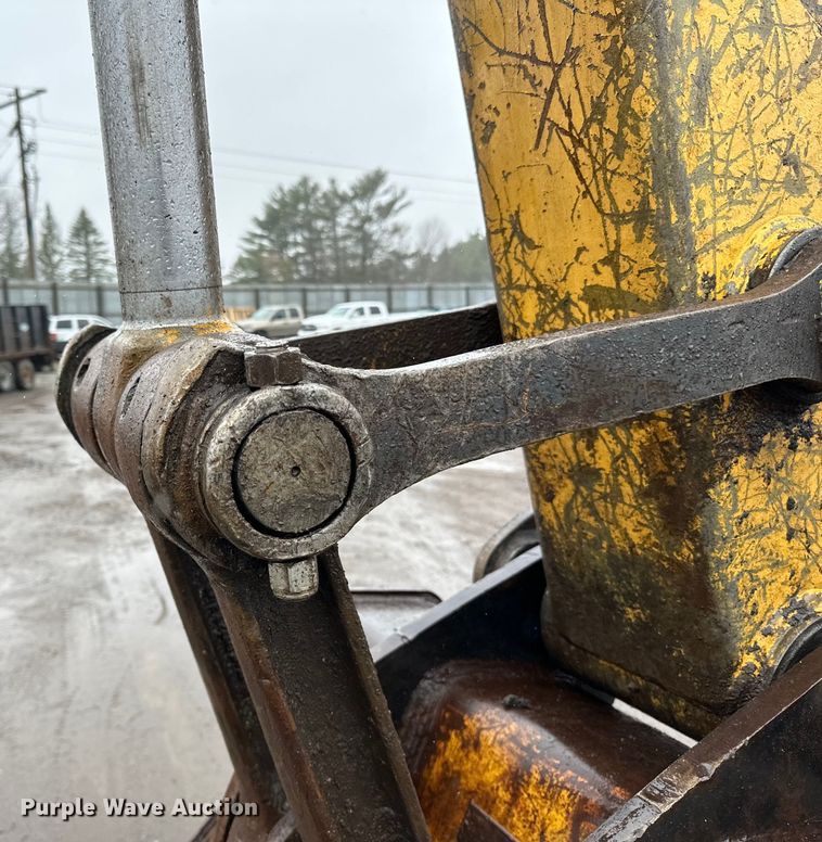 image for item DQ0804 John Deere 590D excavator