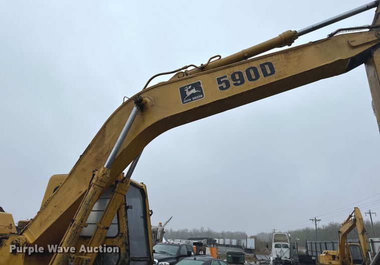 image for item DQ0804 John Deere 590D excavator