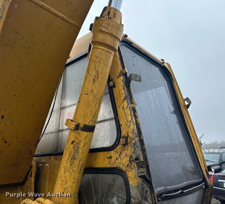 image for item DQ0804 John Deere 590D excavator